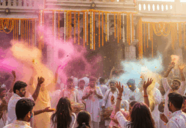 होली: मंदिरों में फूलों-होली, भजन और सामुदायिक मेलजोल